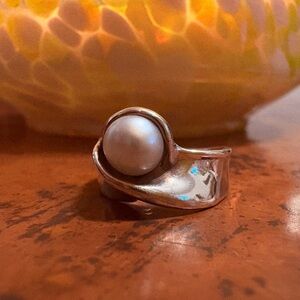 Pearl’s Nest Ring Sundance size 6